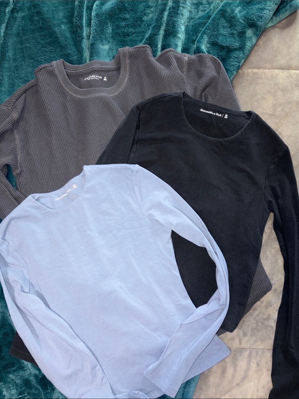 3-Pack Long Sleeve Tops bundle - Light Blue, Black, Abercrombie & fitch XS XXS